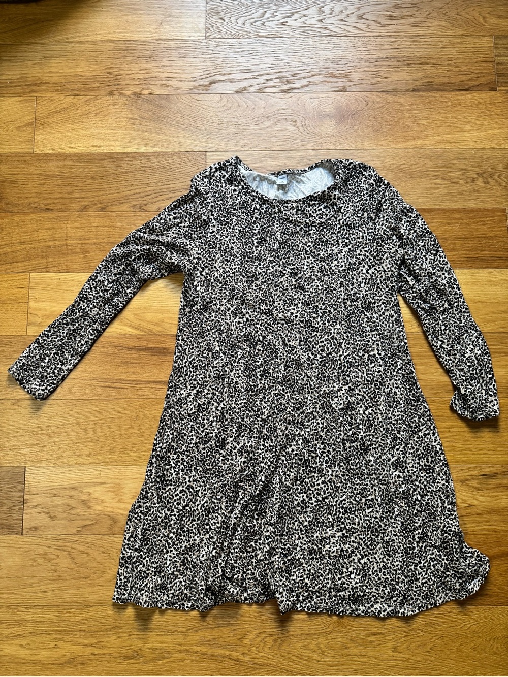 Women’s Black & White Leopard Print Long Sleeve Dress
